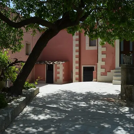Antico Casale Pizzo Holiday home *